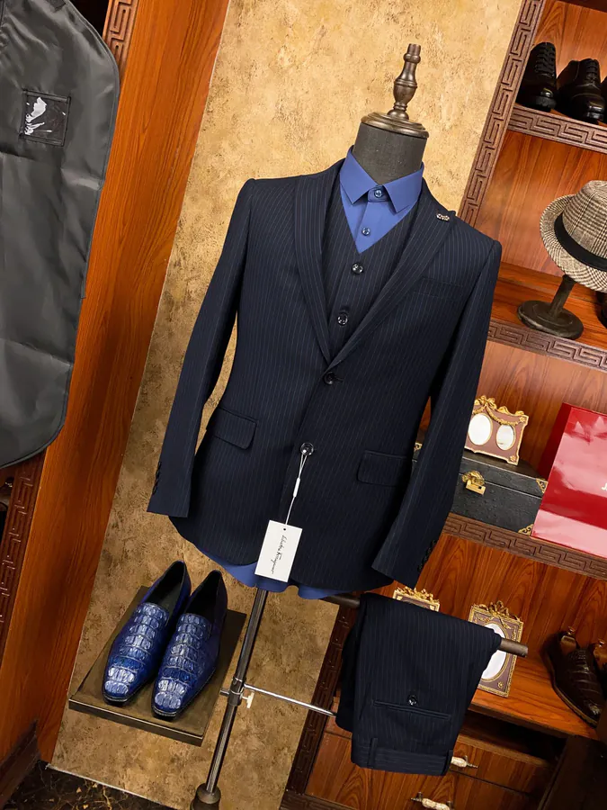Ferragamo Noble Exclusive Men's Suit Set