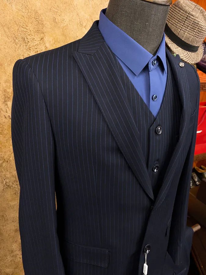 Ferragamo Noble Exclusive Men's Suit Set