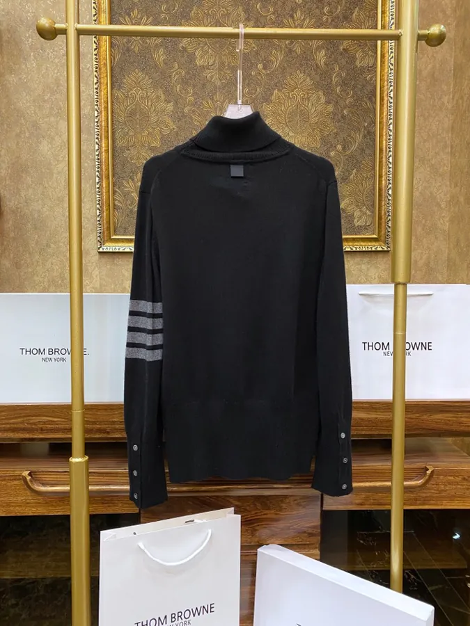 Thom Browne Original Edition Wool Scarf Classic Fit, Shell Button Detail