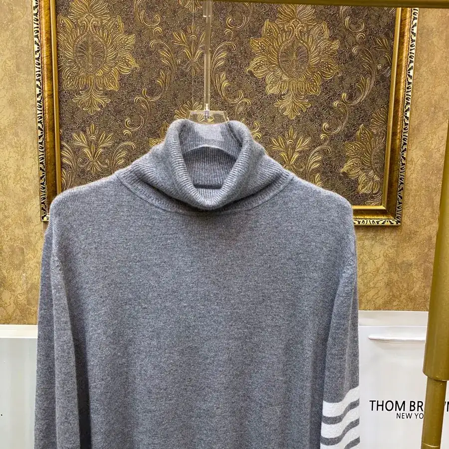 THOM BROWNE 100% Merino Wool Original Cashmere Crewneck Sweater