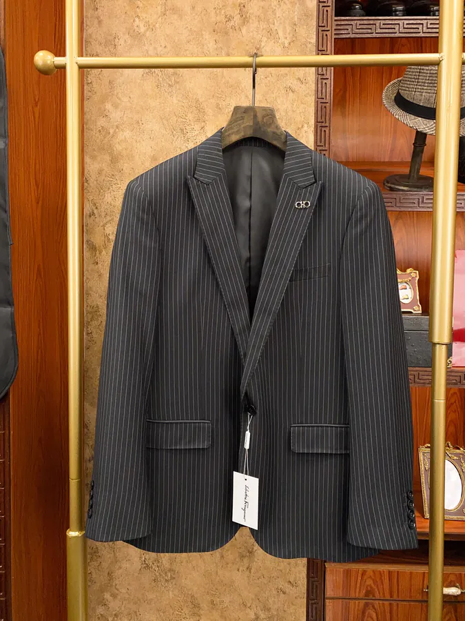 Ferragamo Noble Exclusive Men's Suit Set