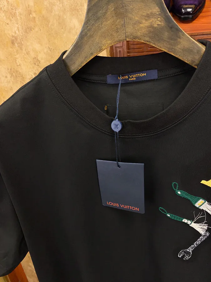 New Arrival! 1V Luggage Stylish and Modern Unisex Short Sleeve