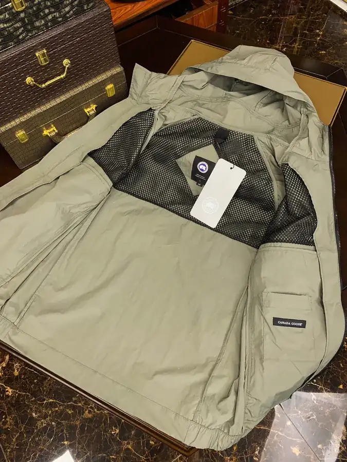 ARC TERYX Lightweight Urban Outdoor Hoodie