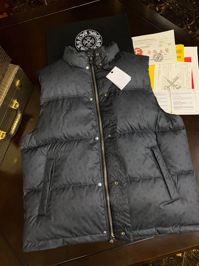 Come Hearts Dark Pattern Down Vest