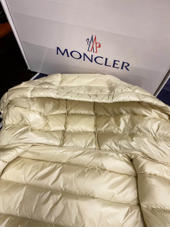 Argenno Women's Lightweight Down Jacket with Adjustable Waistband