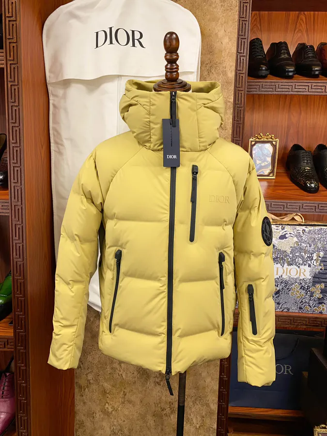 Premium Ski Jacket Collaboration with Di0r, High Quality Craftsmanship, Unisex