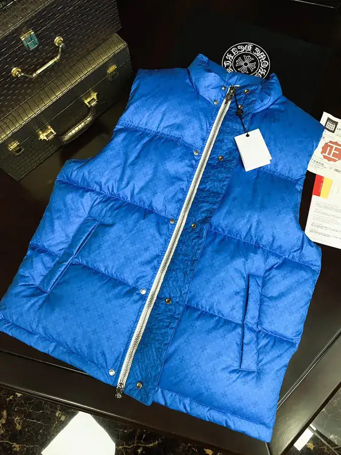 Come Hearts Dark Pattern Down Vest