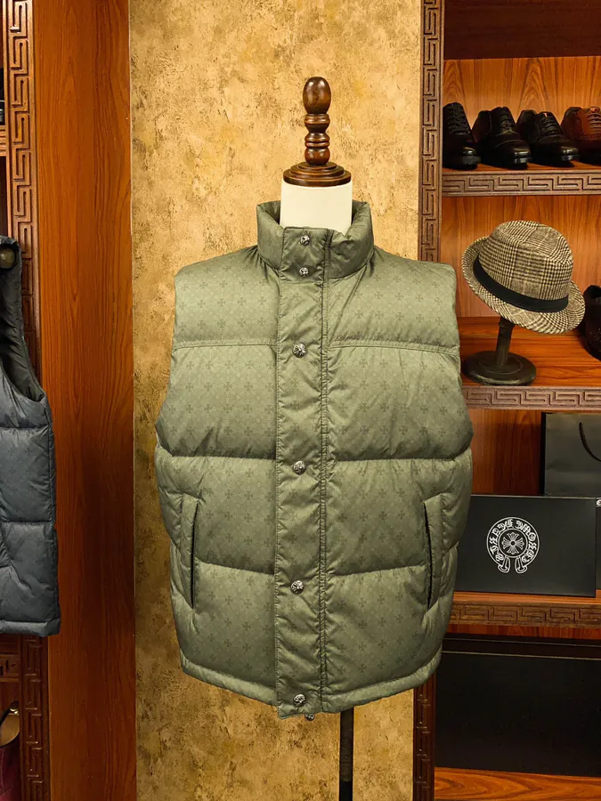 Come Hearts Dark Pattern Down Vest with High End Fabric