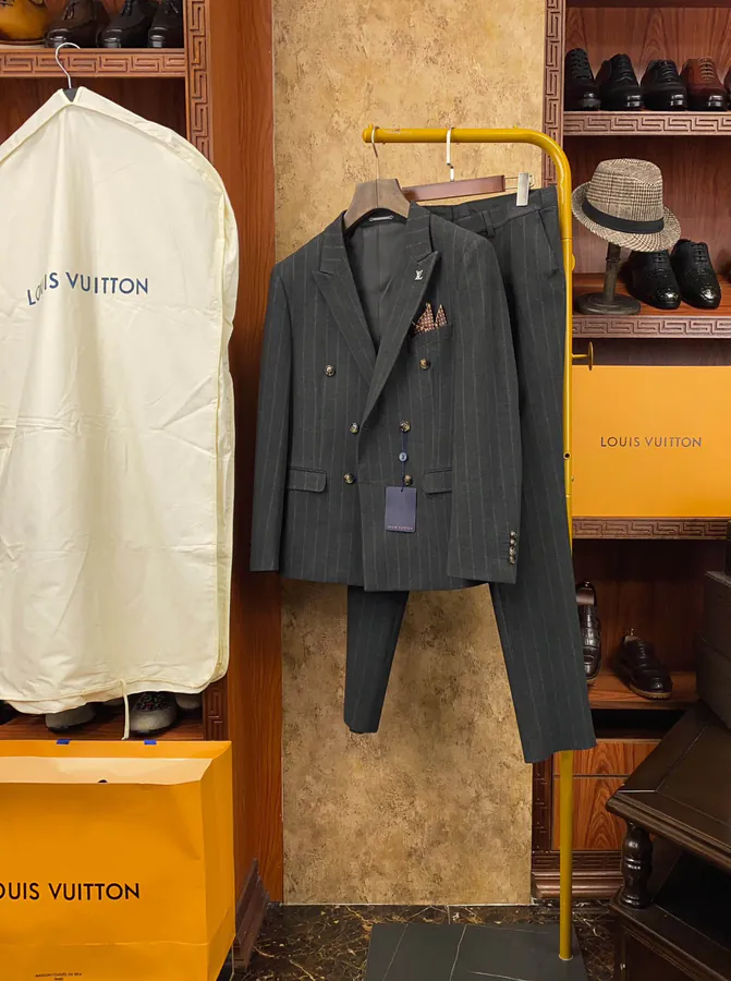 1V Loro Piana Exclusive Gentleman's Suit Set