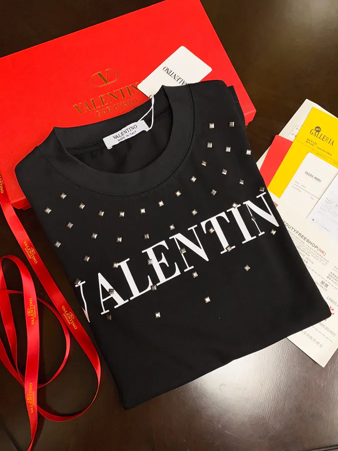 Valentino Round Neck Short Sleeve T Shirt with Letter Print