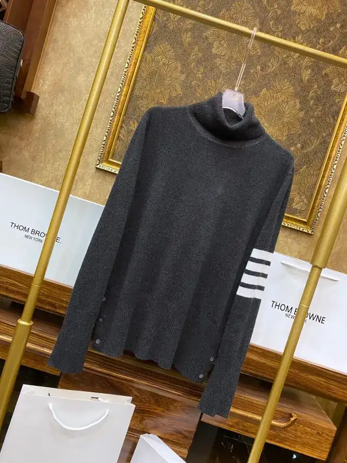 Thom Browne Original Wool Scarf Classic Knit with Shell Buttons