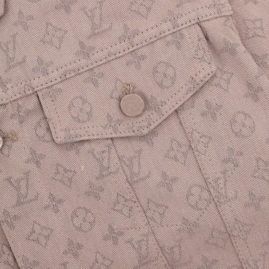 1V Loro Piana Grained Calfskin Bucket Bag