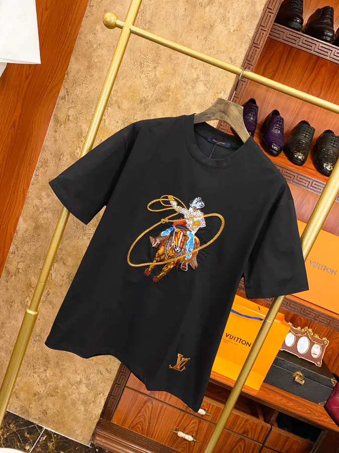 1V Armani Men's and Women's Short Sleeve Trendy and Futuristic Design
