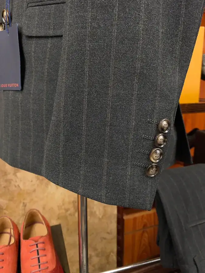 1V Loro Piana Exclusive Gentleman's Suit Set