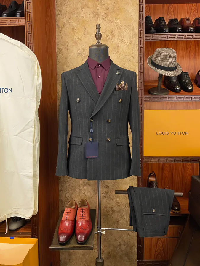 1V Loro Piana Exclusive Gentleman's Suit Set