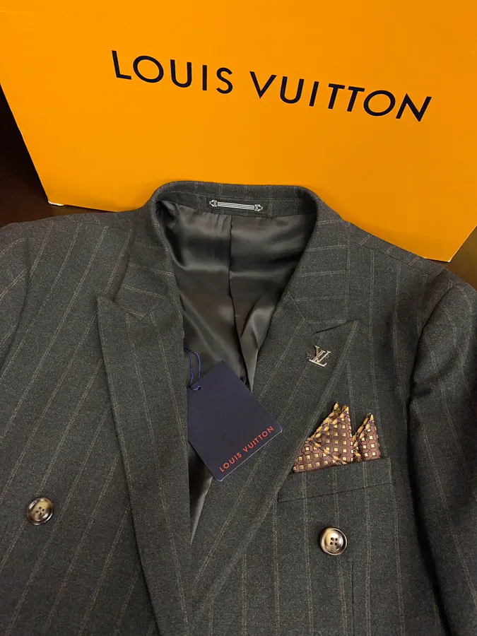 1V Loro Piana Exclusive Gentleman's Suit Set