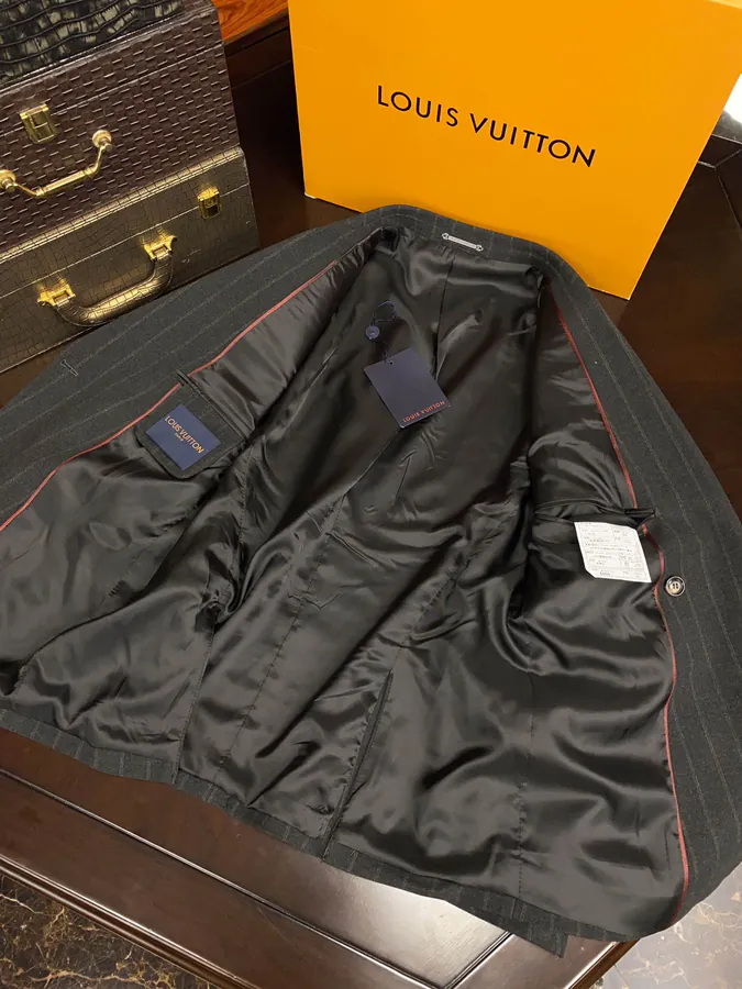 1V Loro Piana Exclusive Gentleman's Suit Set