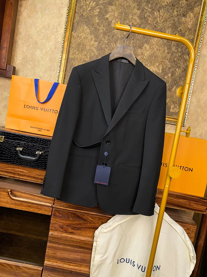 1V Armani Men's Two Piece Suit Set