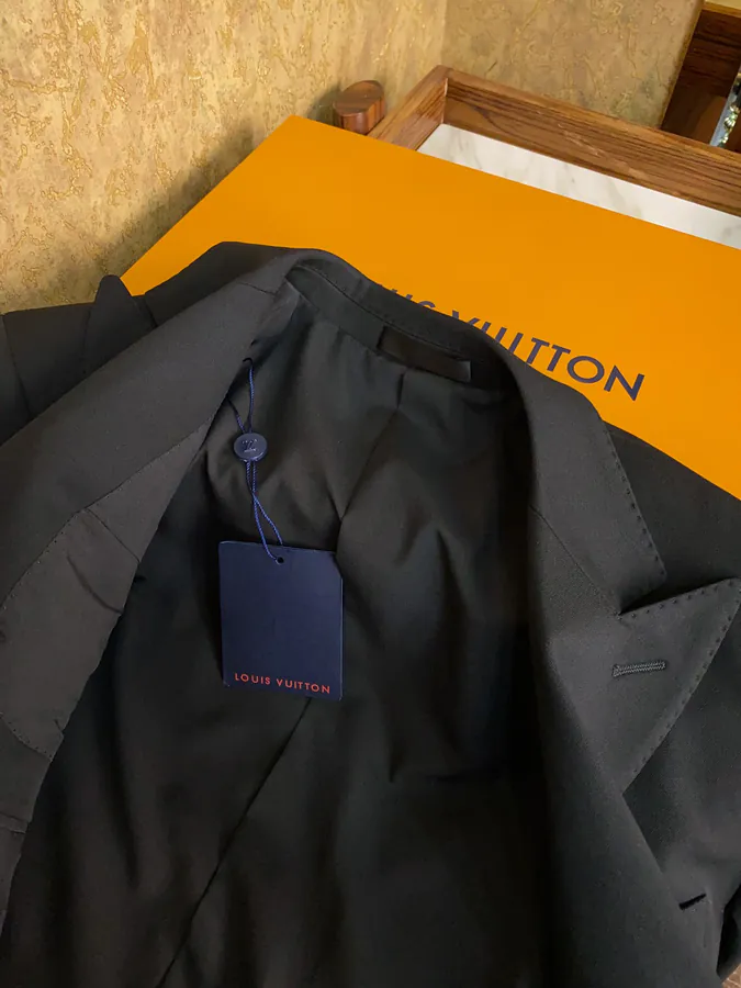 1V Armani Men's Two Piece Suit Set