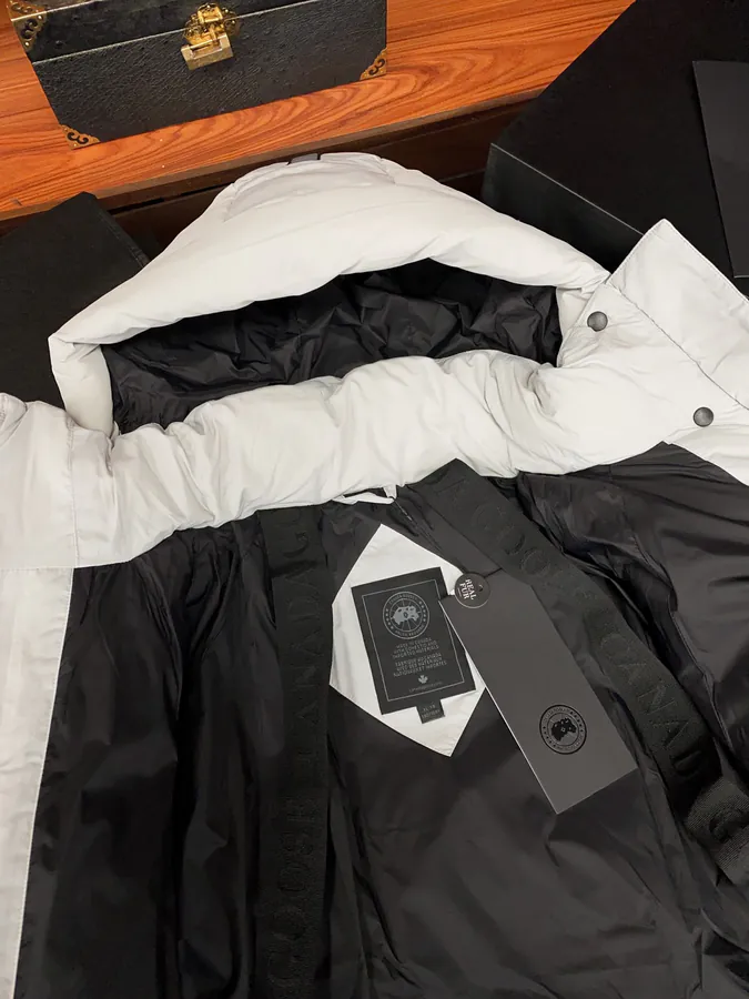 Canada Goose Men's and Women's Down Jacket