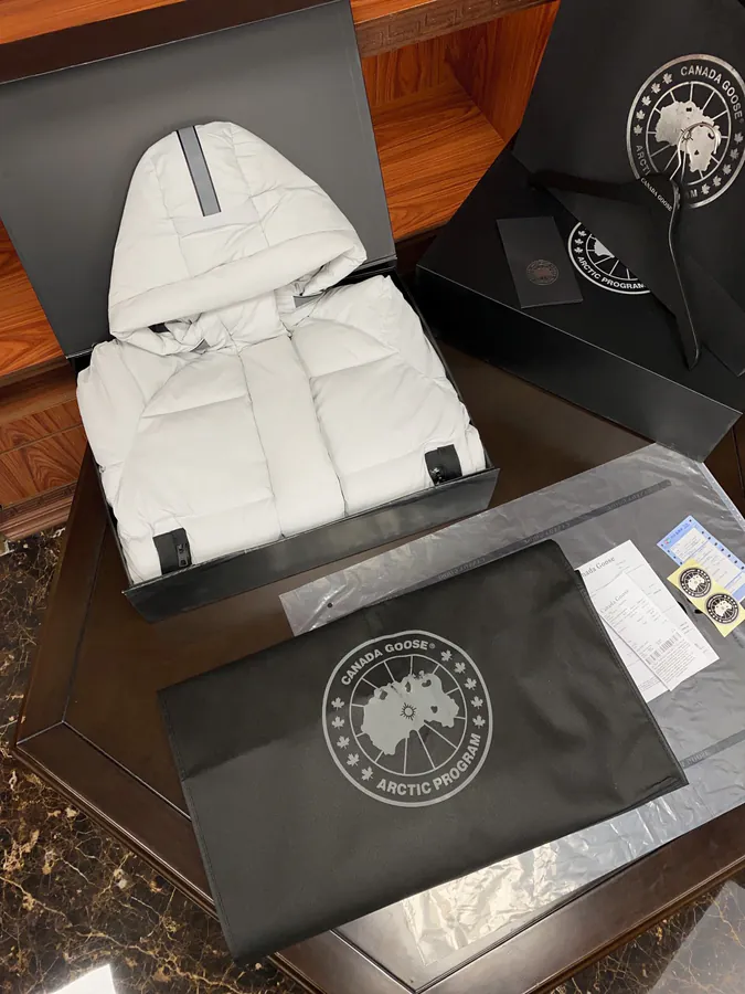 Canada Goose Men's and Women's Down Jacket