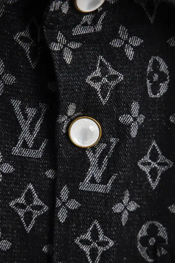 1V Luggage 240 Original Monogram Denim Shirt