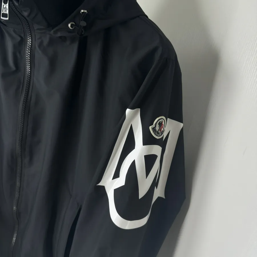 Moncler New Arrival Soft and Lightweight Jacket with Latest Brand Print