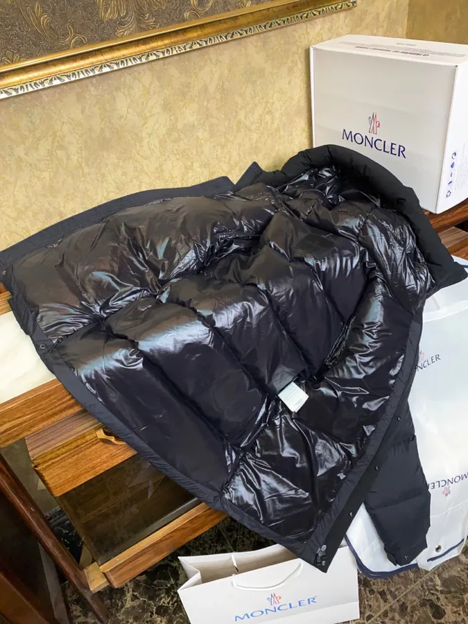 Moncler Madeira Men's Down Jacket with立体浮雕 Letters