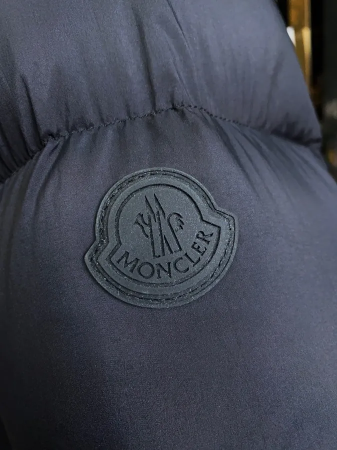 Moncler Madeira Men's Down Jacket with立体浮雕 Letters