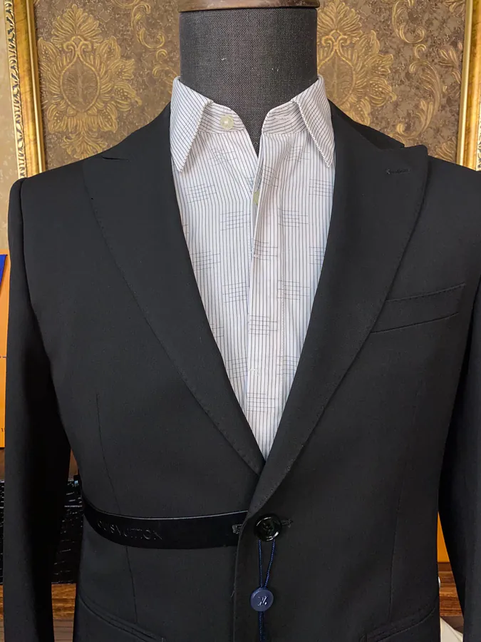 1V Armani Men's Premium Suit Set