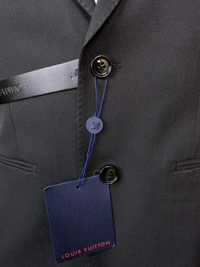 1V Armani Men's Premium Suit Set