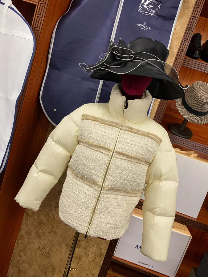 Moncler Aucun Women's Down Jacket Premium Luxury Design