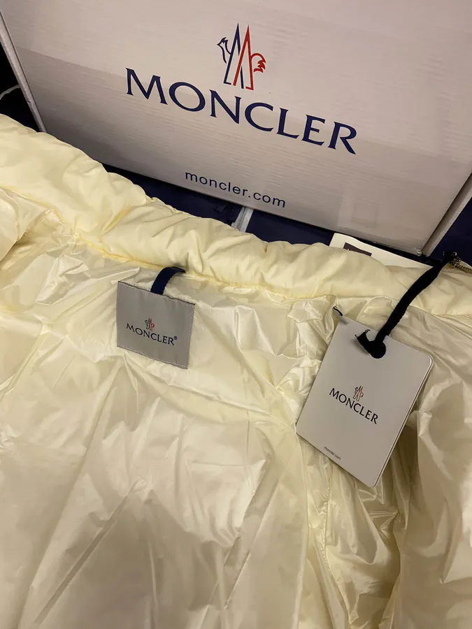 Moncler Aucun Women's Down Jacket Premium Luxury Design