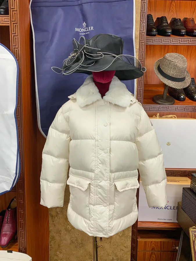 Moncler Autumn Winter New Fur Coat