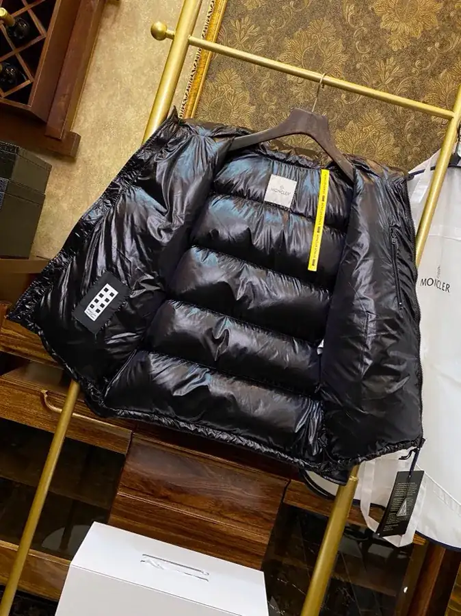 Moncler x Hiroshi Fujiwara Collaboration Earth Pattern情侣连帽羽绒服