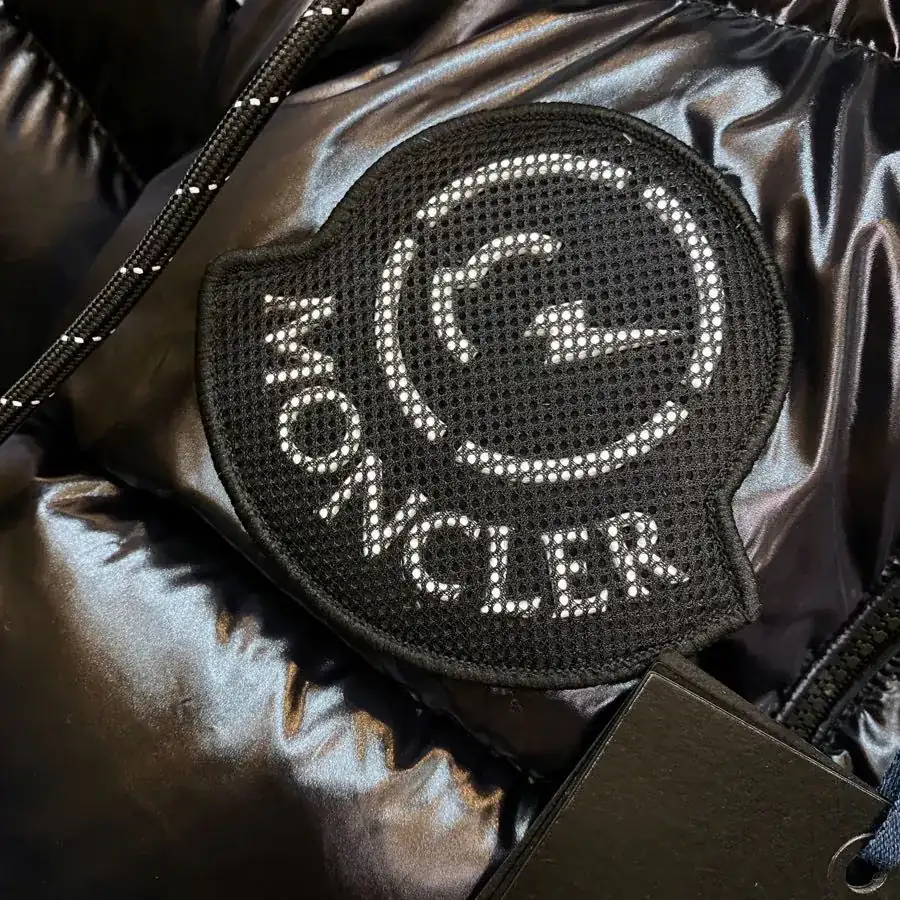 Moncler x Hiroshi Fujiwara Collaboration Earth Pattern情侣连帽羽绒服
