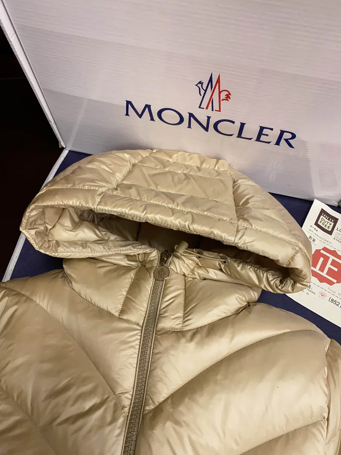 Argenno Women's Lightweight Down Jacket with Adjustable Waistband