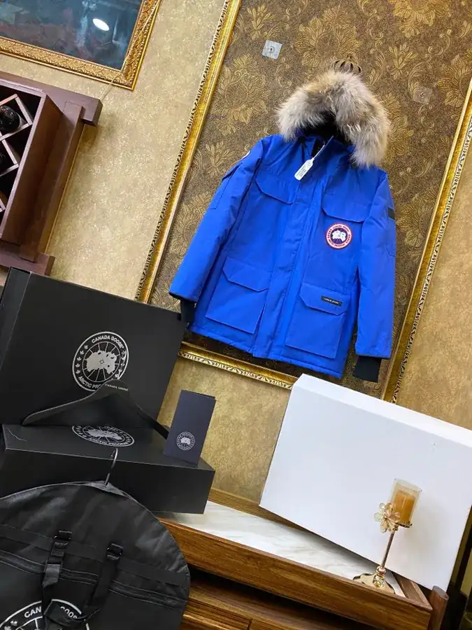 Canada Goose Far East 08 Series Down Jacket Unisex, Removable Fur Collar