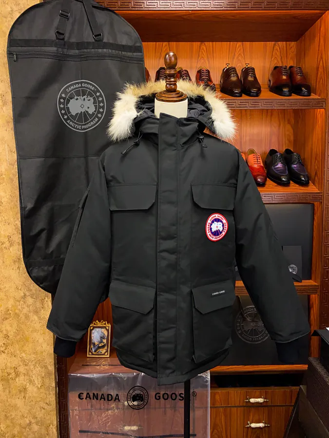 Canada Goose Far East 08 Series Classic Black Men's and Women's Down Jacket