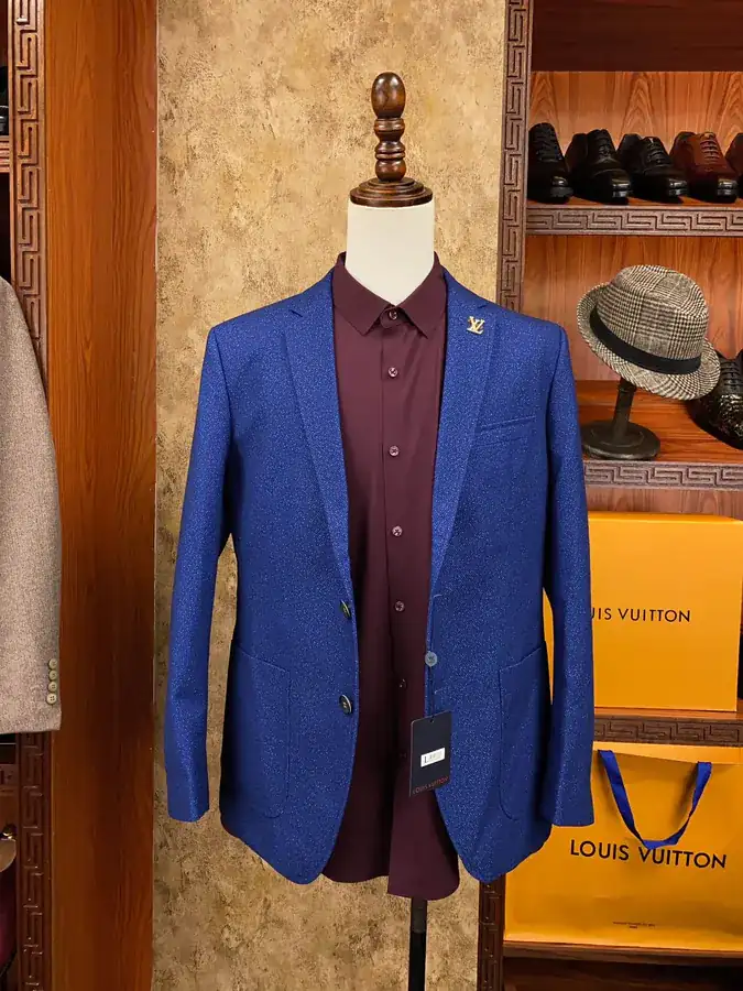 Boss Recommendation: 1V Luggage Men's Premium Leisure Suit