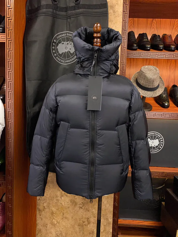 Canada Goose Black Label Down Jacket Unisex, Stylish and Comfortable