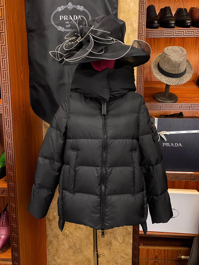 PRAD@ Women's Hoodie with 95% White Goose Down