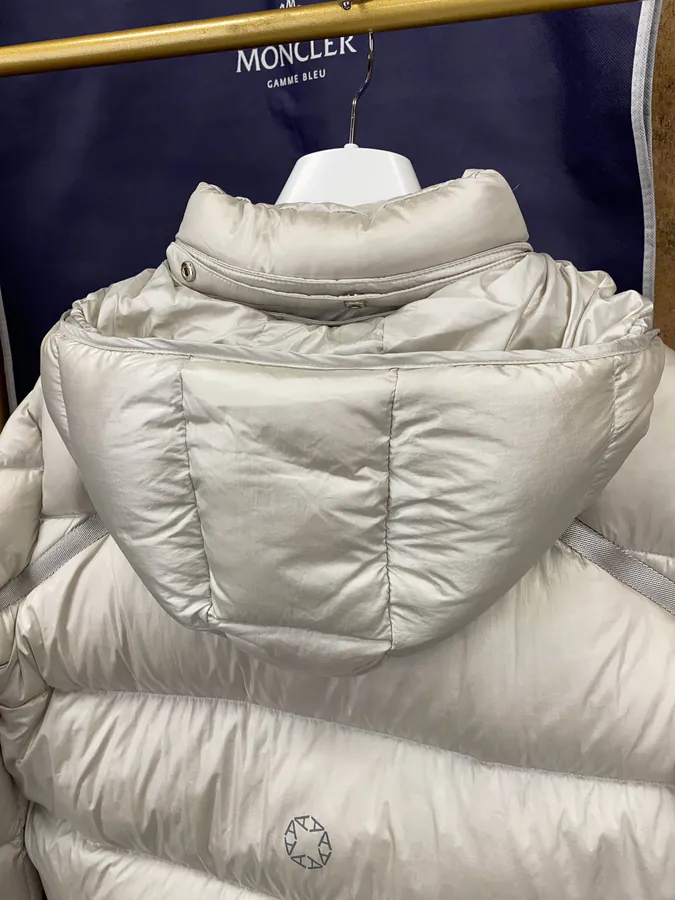 Moncler Men's and Women's Jacket Classic Design with Logo Embellishment