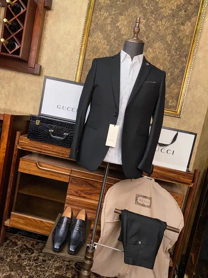 Gucci Men's Premium Suit Set Business Formal