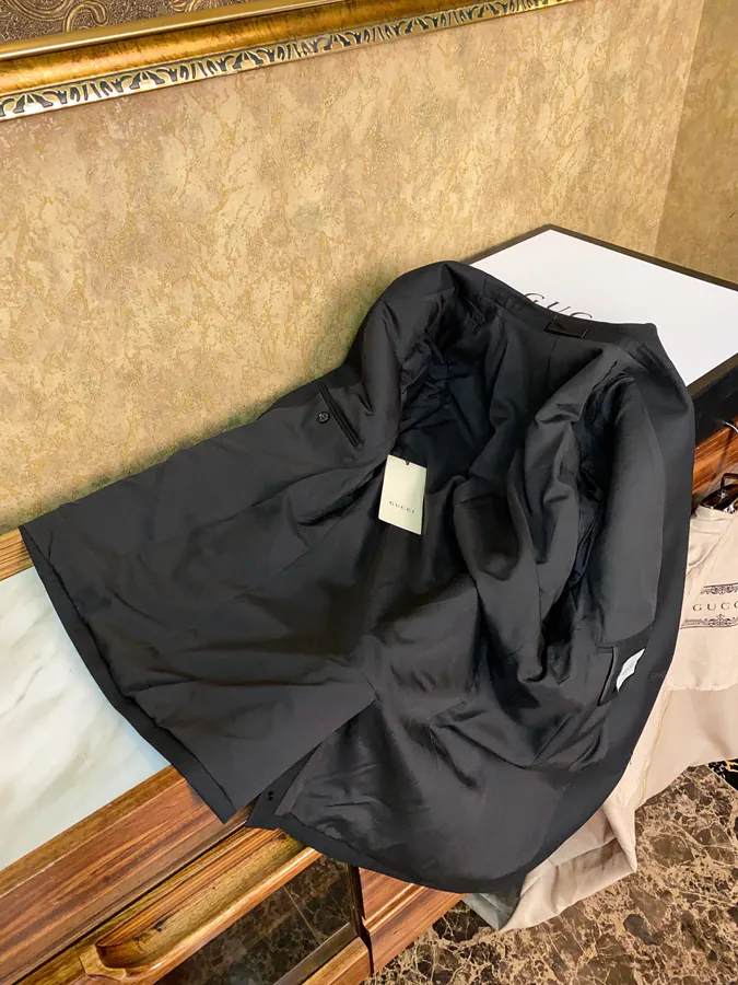 Gucci Men's Premium Suit Set Business Formal