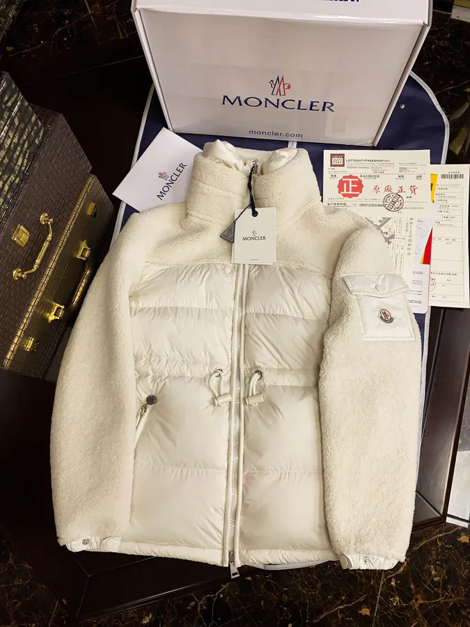 Moncler Escaut Short Women's Down Jacket