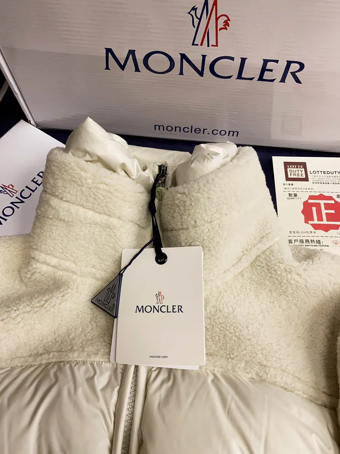 Moncler Escaut Short Women's Down Jacket