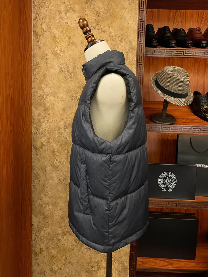 Come Hearts Dark Pattern Down Vest with Puffing