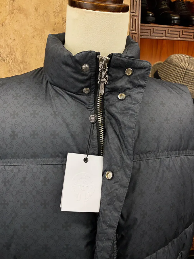Come Hearts Dark Pattern Down Vest with Puffing