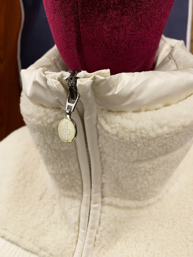 Moncler Escaut Short Women's Down Jacket